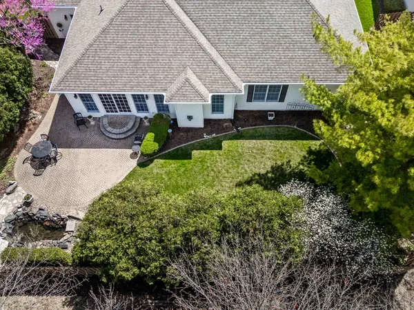 $420,000 | 8 Sable Oaks Court, Bloomington, IL 61704