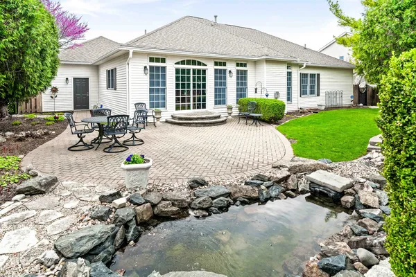 $420,000 | 8 Sable Oaks Court, Bloomington, IL 61704