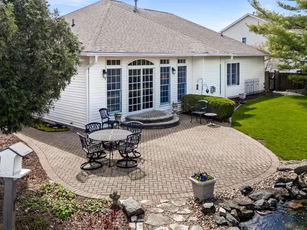 $420,000 | 8 Sable Oaks Court, Bloomington, IL 61704