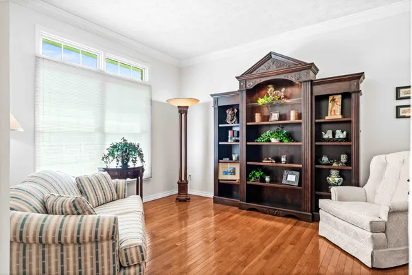 $420,000 | 8 Sable Oaks Court, Bloomington, IL 61704