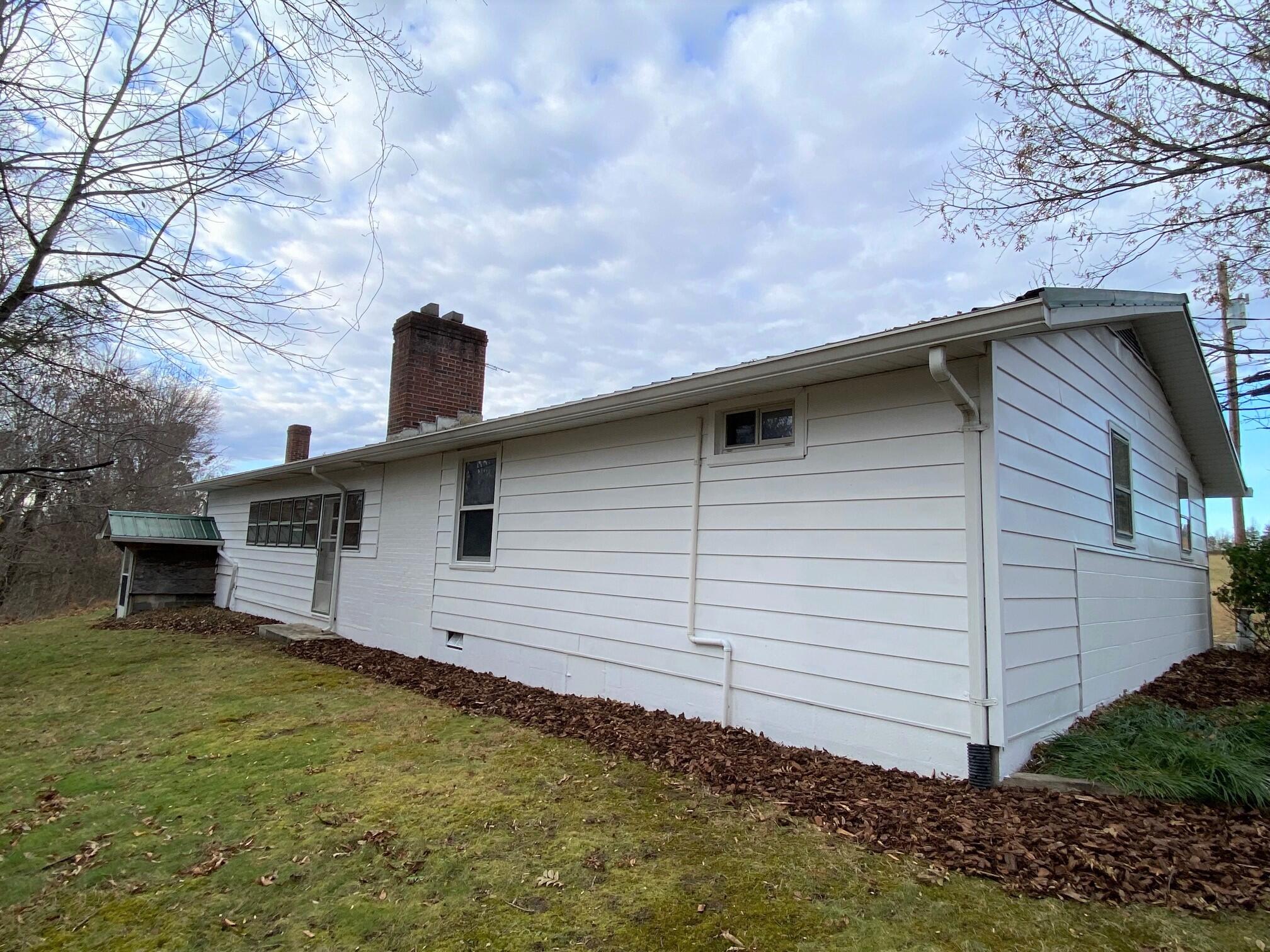 314 Round Knob Road Greeneville, TN 37743 - Photo 2 of 23 Round Knob Back