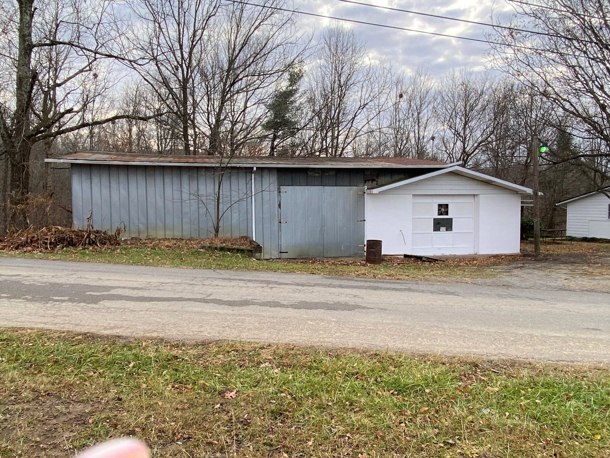 314 Round Knob Road Greeneville, TN 37743 - Photo 3 of 23 Round Knob Garage