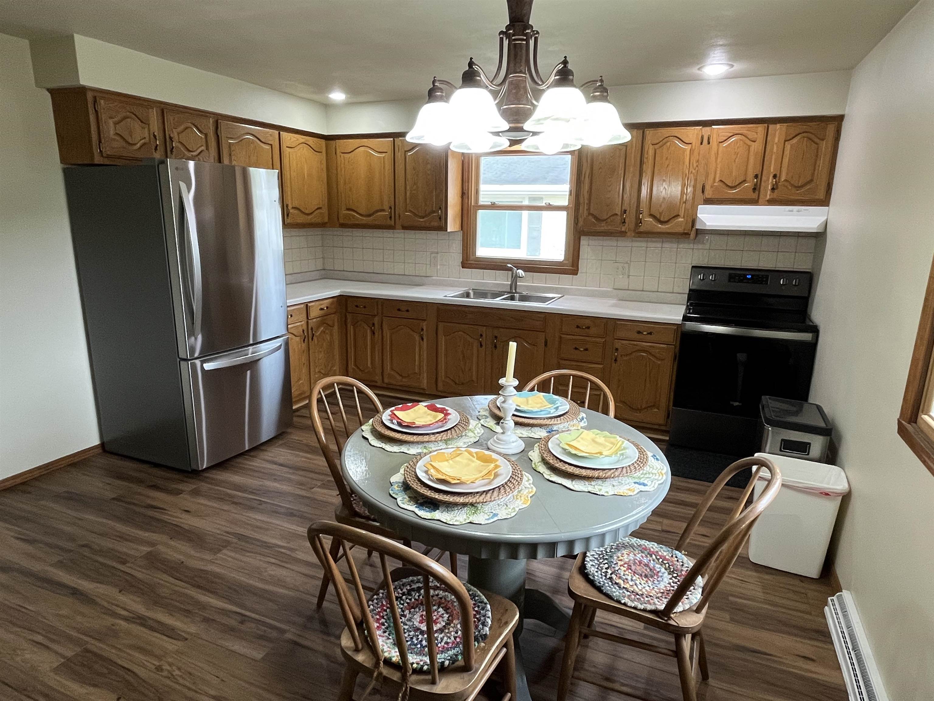 512 Jeffrey Street Combined Locks, WI 54113 - Photo 4 of 17