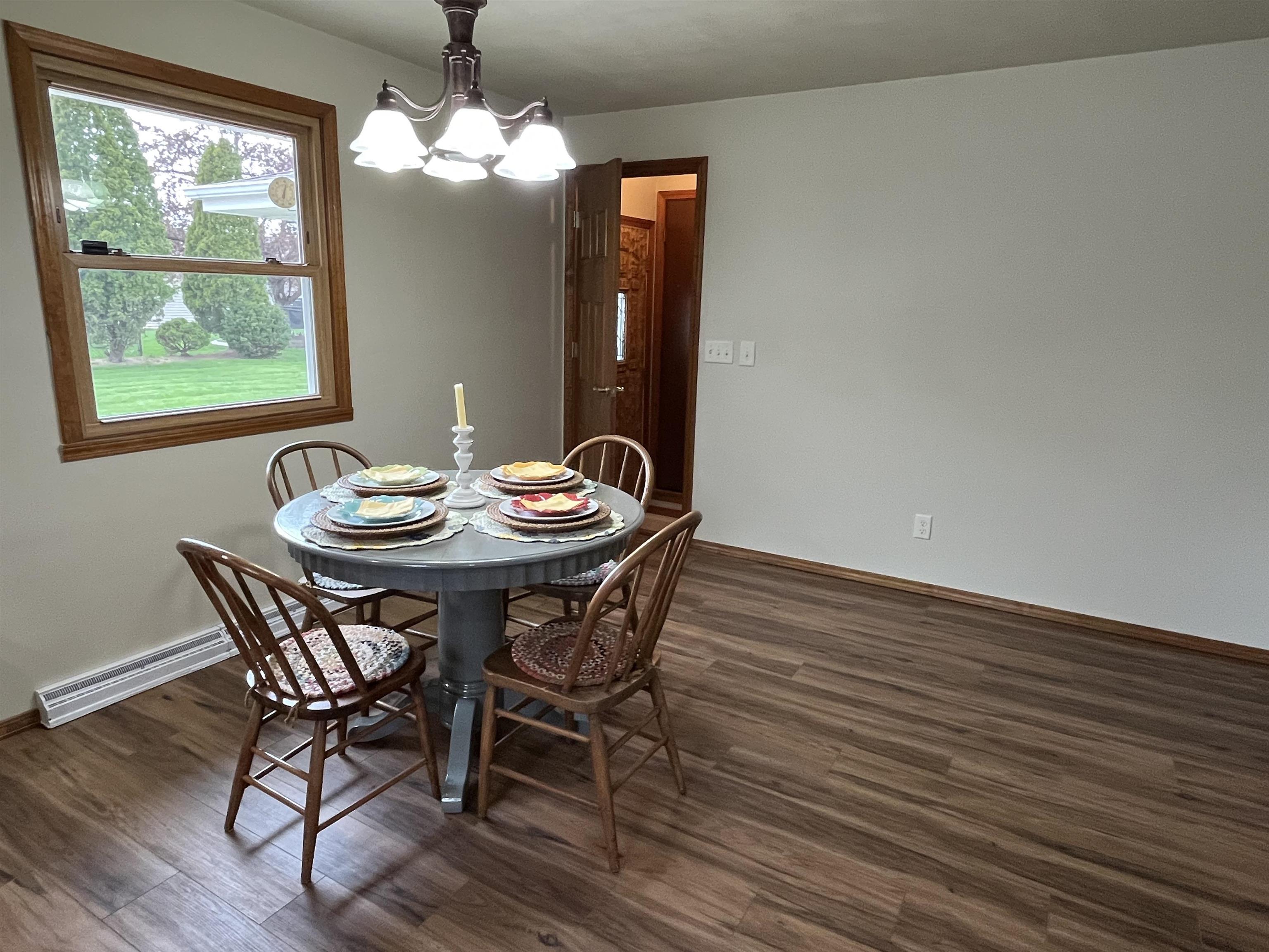 512 Jeffrey Street Combined Locks, WI 54113 - Photo 5 of 17