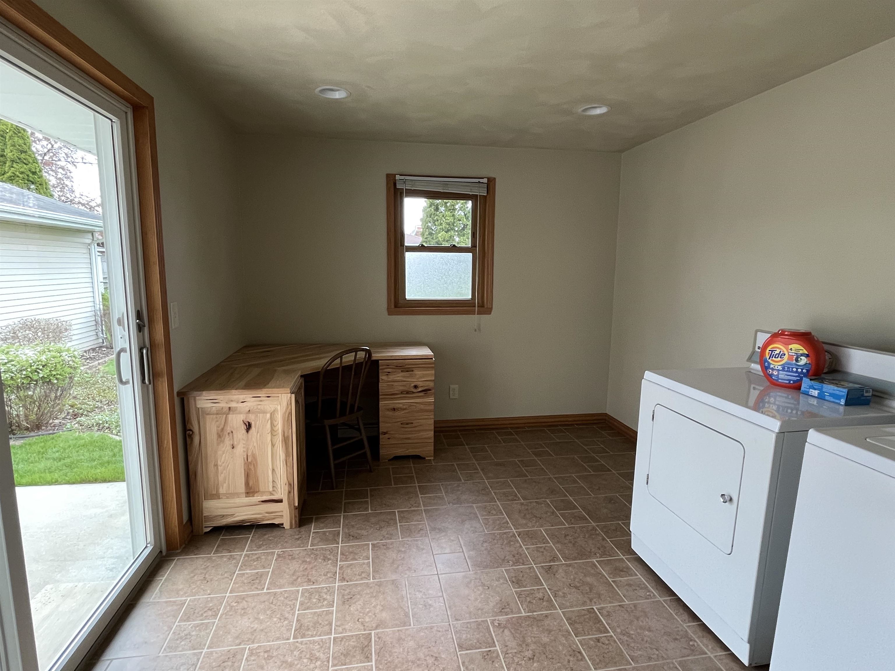 512 Jeffrey Street Combined Locks, WI 54113 - Photo 8 of 17