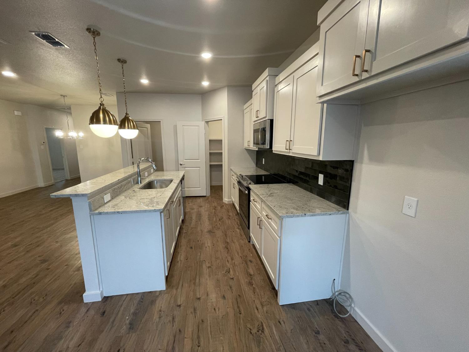 10902 Aberdeen Avenue Lubbock, TX 79424 - Photo 5 of 15 Photo 5
