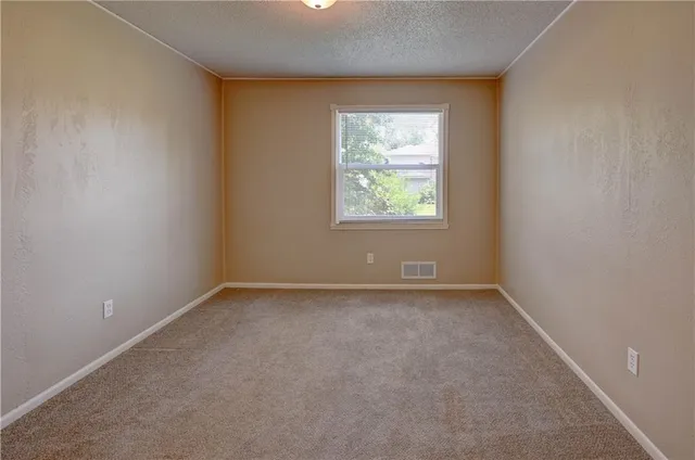 $109,900 | 11605 Richmond Avenue, Kansas City, MO 64134