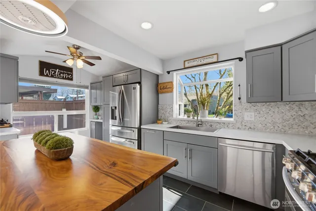 $709,950 | 860 2nd Avenue Northwest, Unit 860, Issaquah, WA 98027