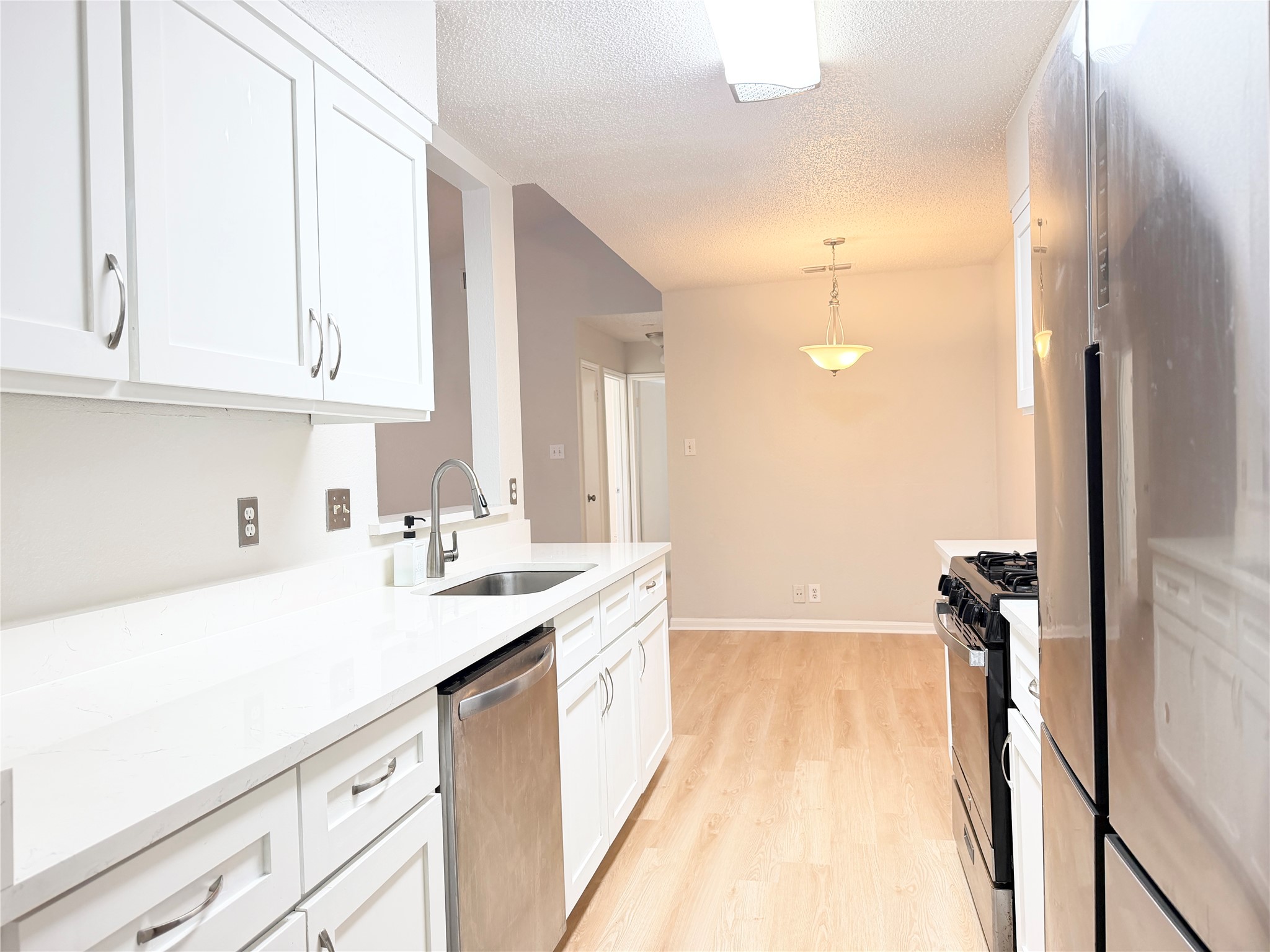 1915 Margalene Way, Unit B Austin, TX 78728 - Photo 2 of 20