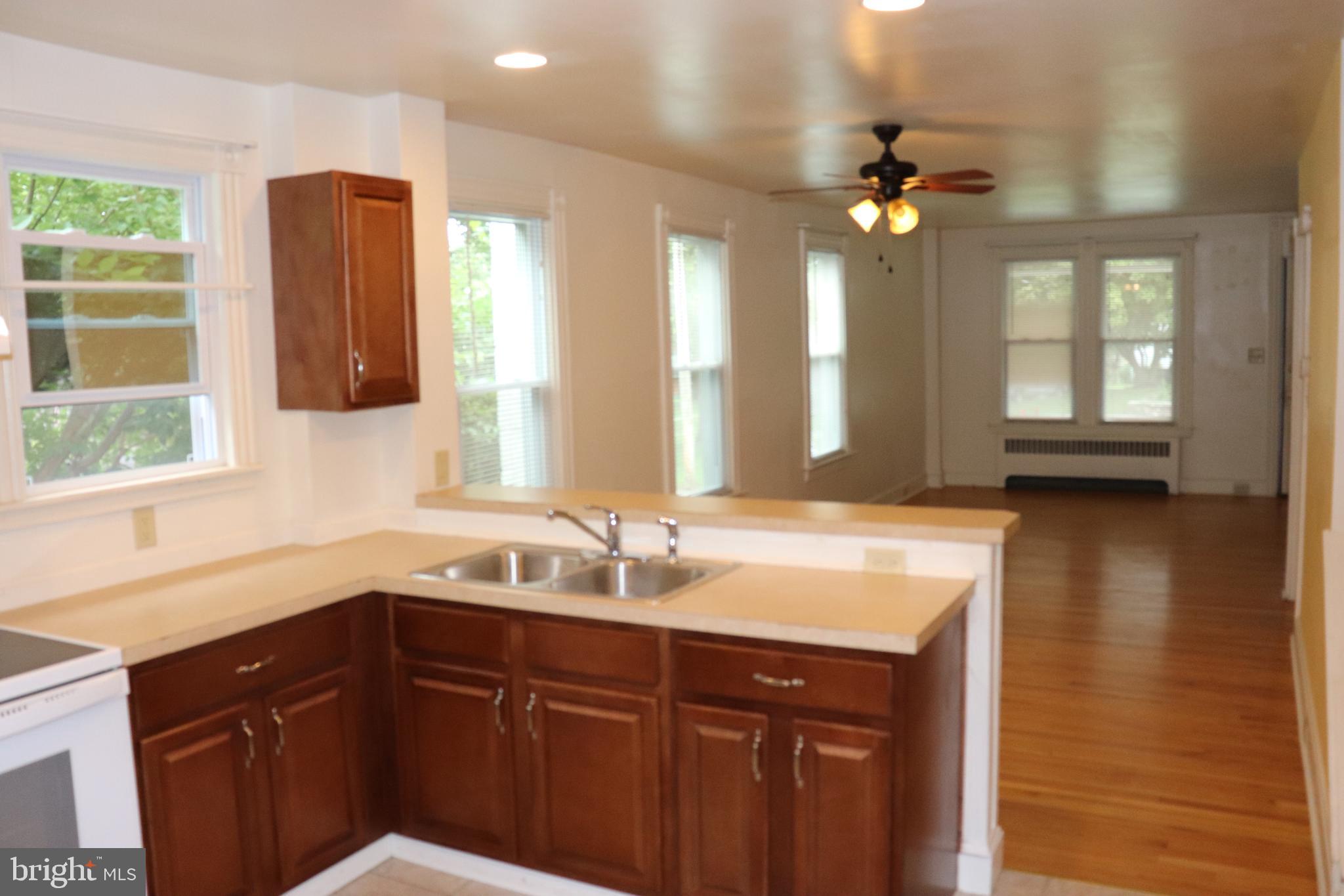 663 Sheerlund Road Reading, PA 19607 - Photo 2 of 32