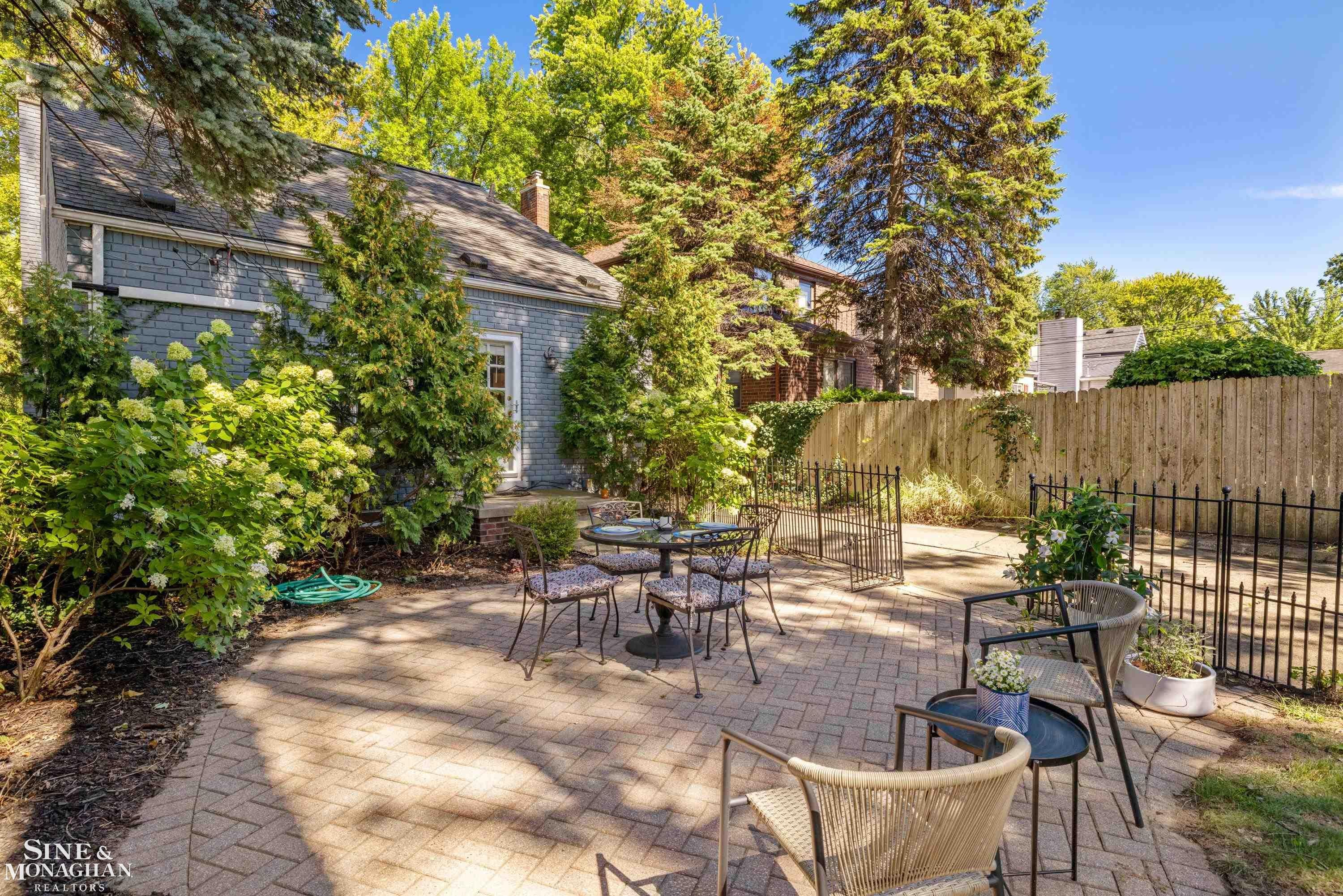 277 Ridgemont Road Grosse Pointe Farms, MI 48236 - Photo 47 of 58 Gallery Image 47