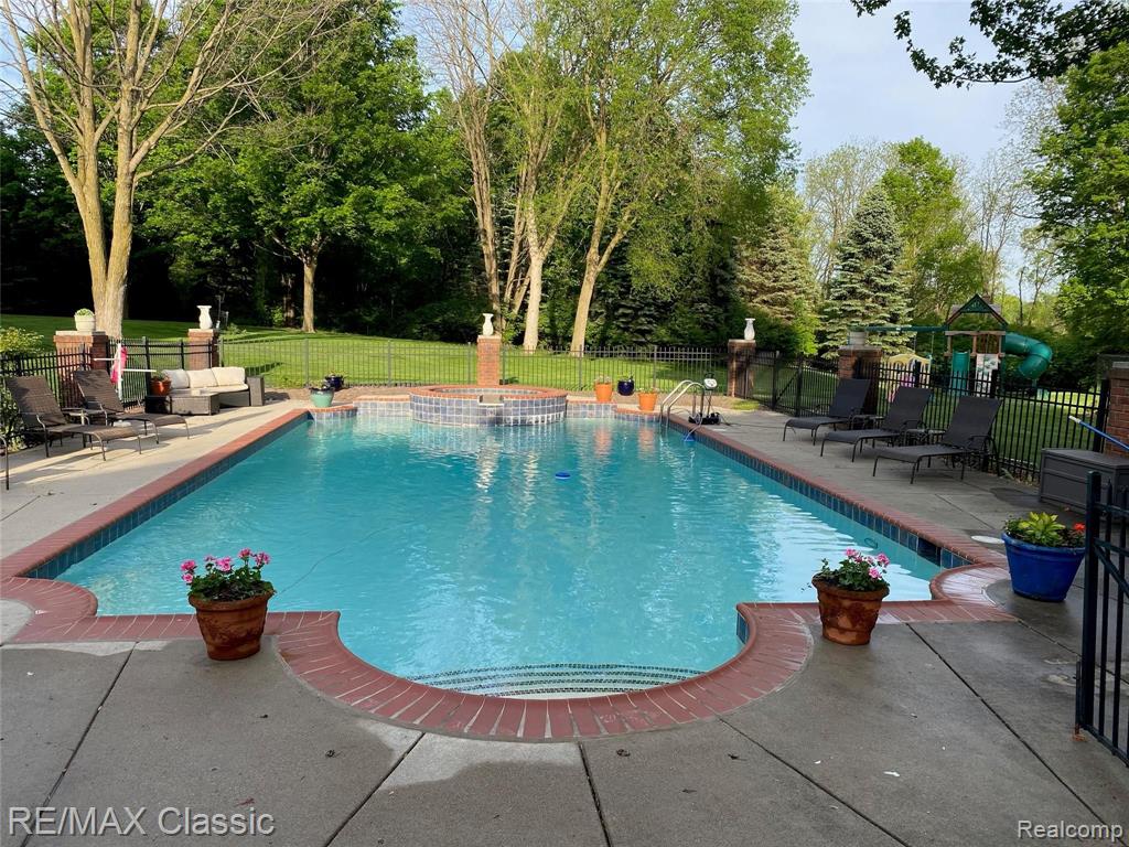 8650 Ridge Road Canton, MI 48187 - Photo 59 of 88