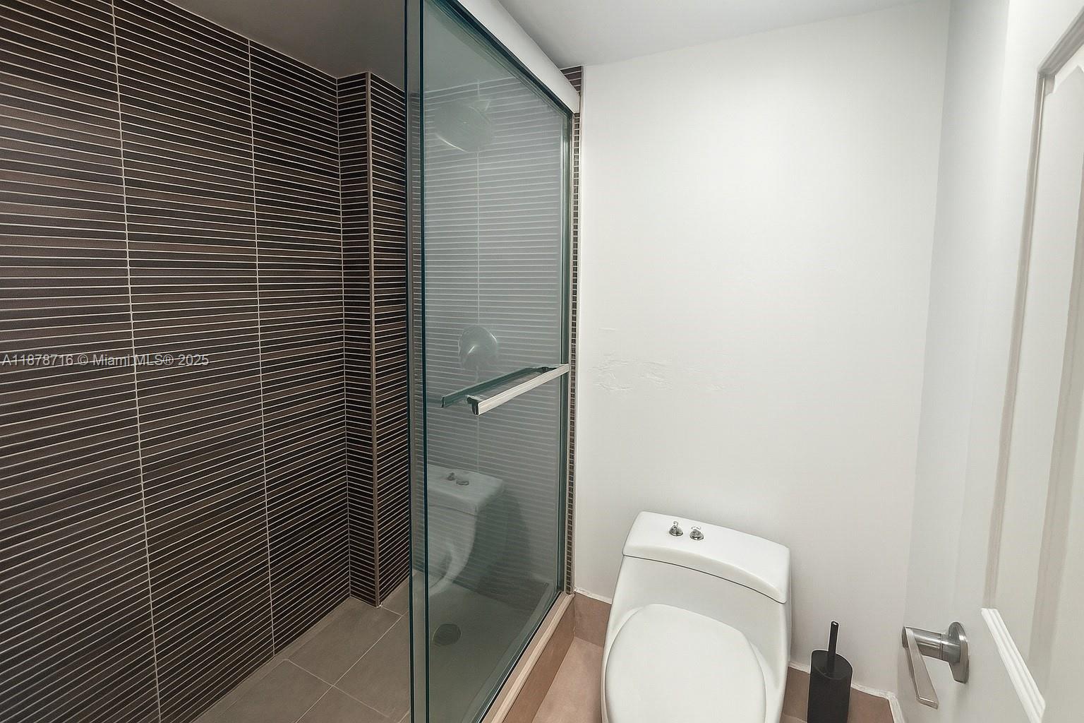 16909 North Bay Road, Unit 507 Sunny Isles Beach, FL 33160 - Photo 8 of 18