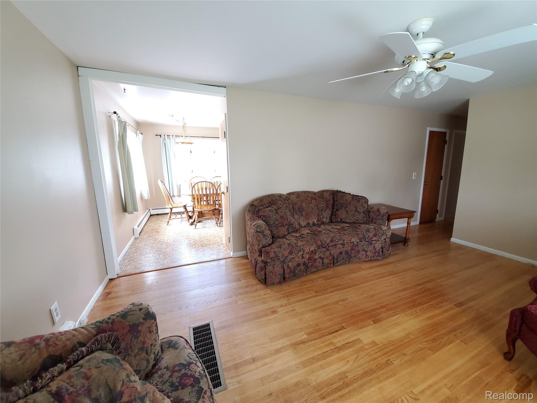 1779 North Lapeer Road Lapeer, MI 48446 - Photo 20 of 40 Galaxy 094.jpg