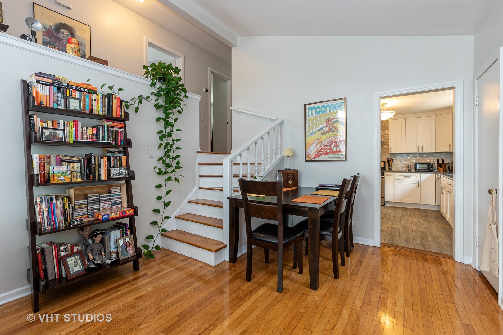 1307 Ridge Road Highland Park, IL 60035 - Photo 3 of 10 a room with furniture and a book shelf