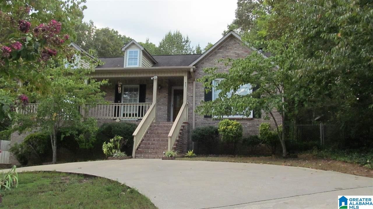 927 Falling Star Lane Alabaster, AL 35007 - Photo 2 of 18