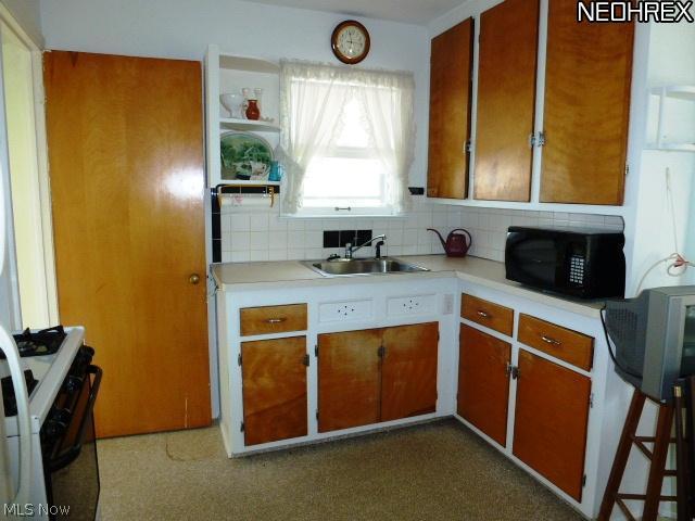 1535 Biltmore Road Cleveland, OH 44124 - Photo 7 of 19