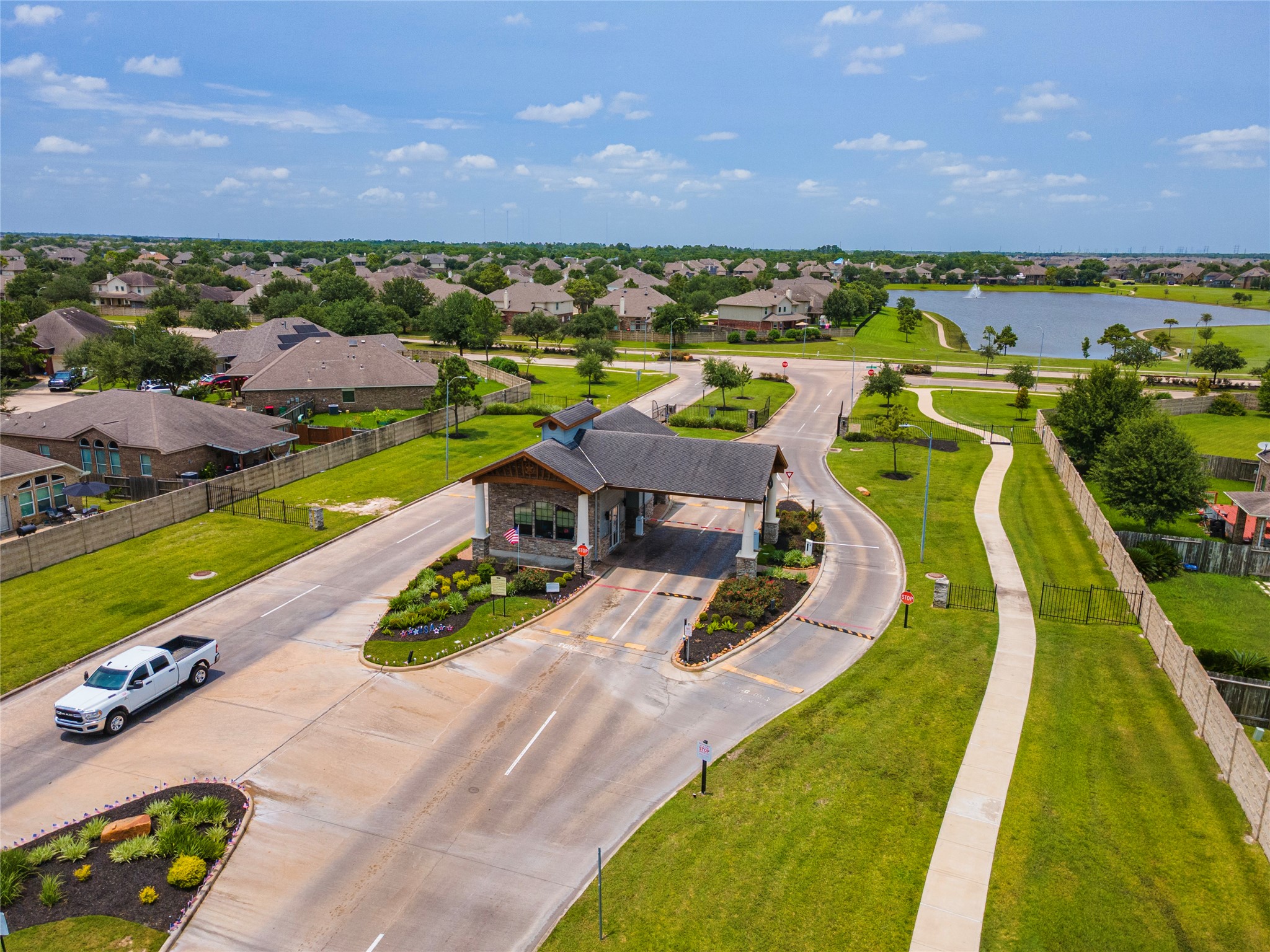 9906 Bezeled Cir Lane Rosharon, TX 77583 - Photo 24 of 26