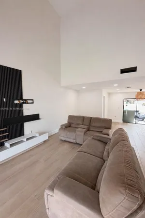 $3,600 | 12344 Southwest 94th Lane, Unit 1, Miami, FL 33186