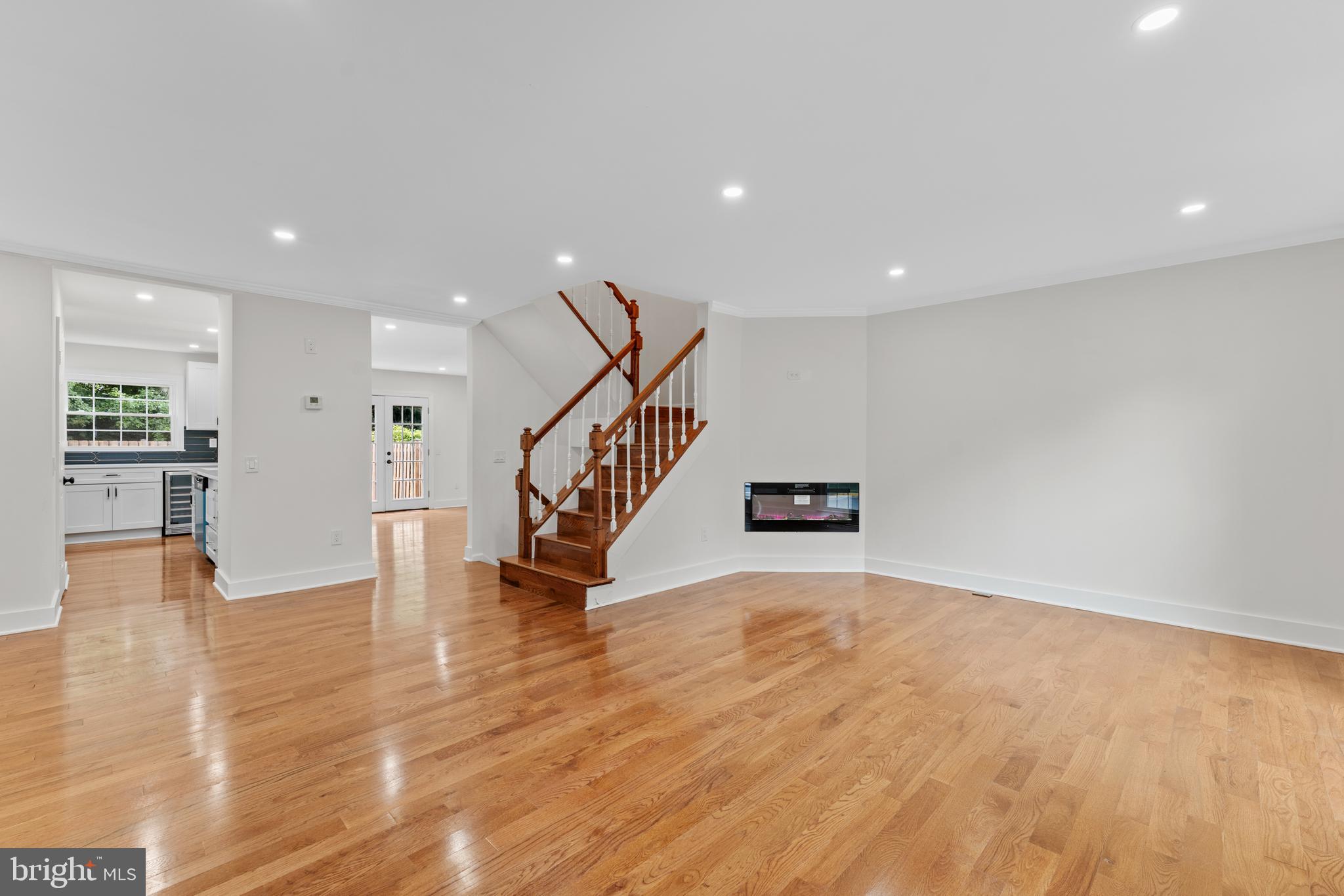 671 Concerto Lane Silver Spring, MD 20901 - Photo 2 of 45