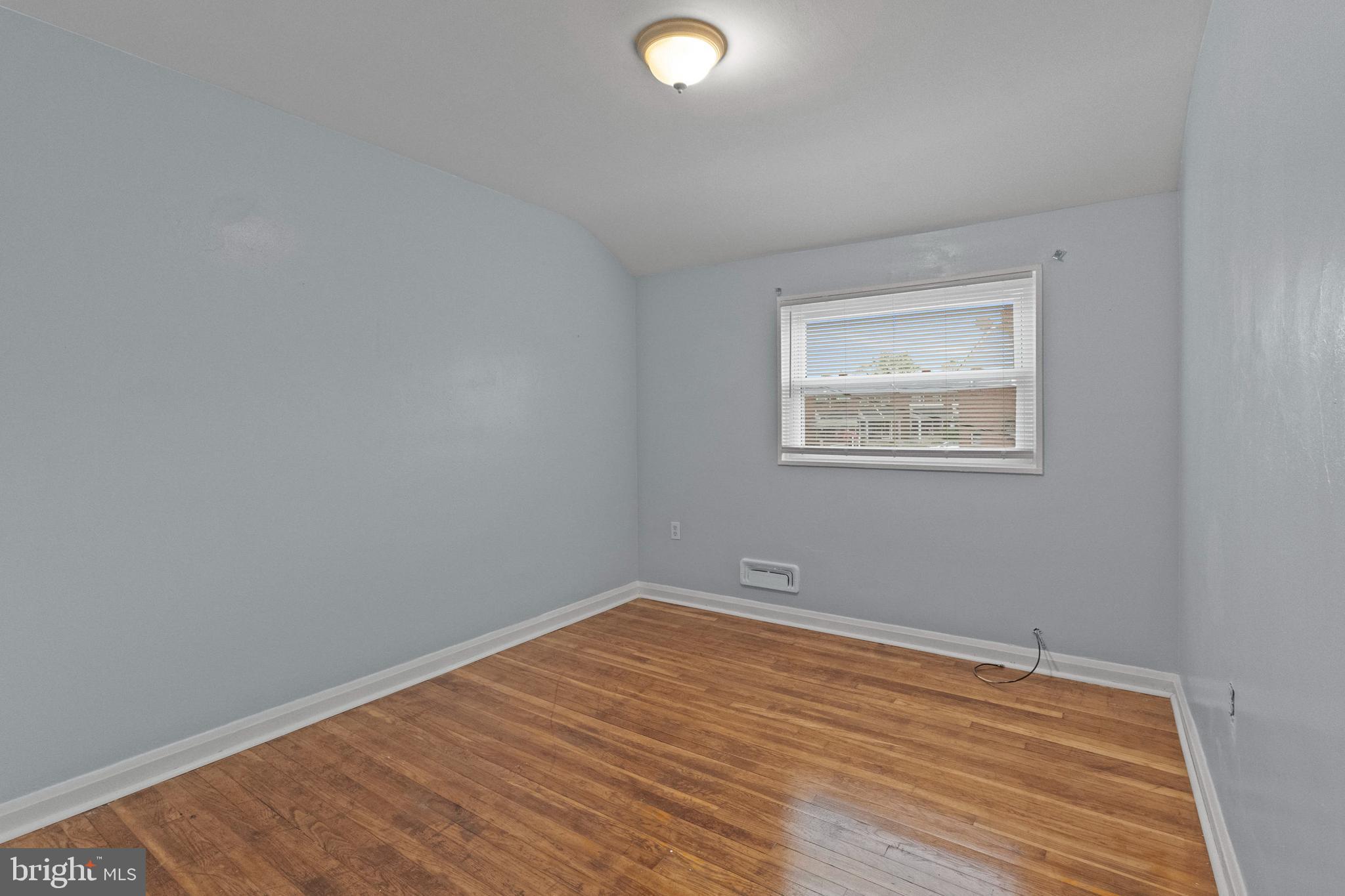 574 Brisbane Road Baltimore, MD 21229 - Photo 25 of 38 wooden floor in a room