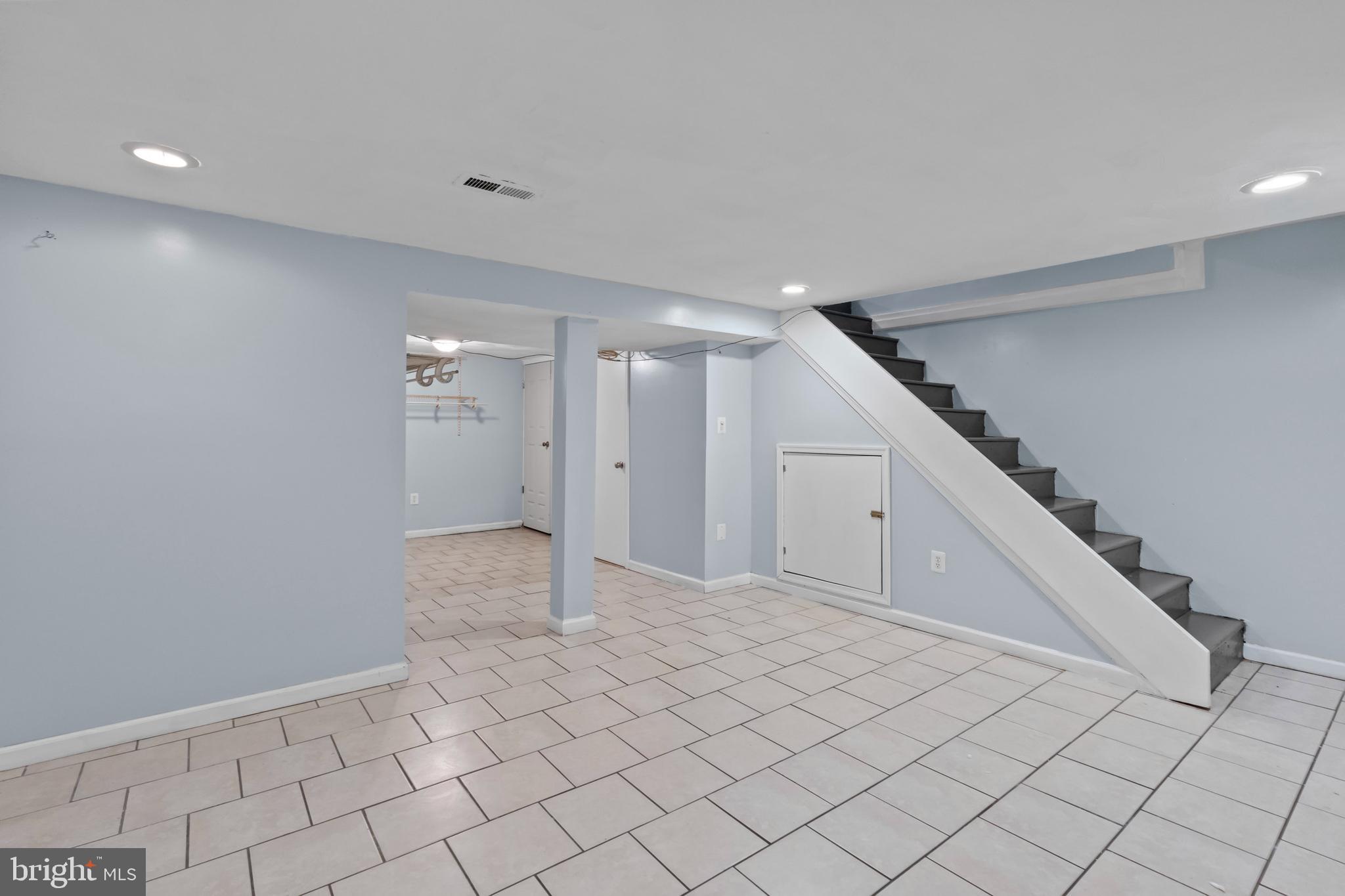 574 Brisbane Road Baltimore, MD 21229 - Photo 27 of 38 a view of an empty room