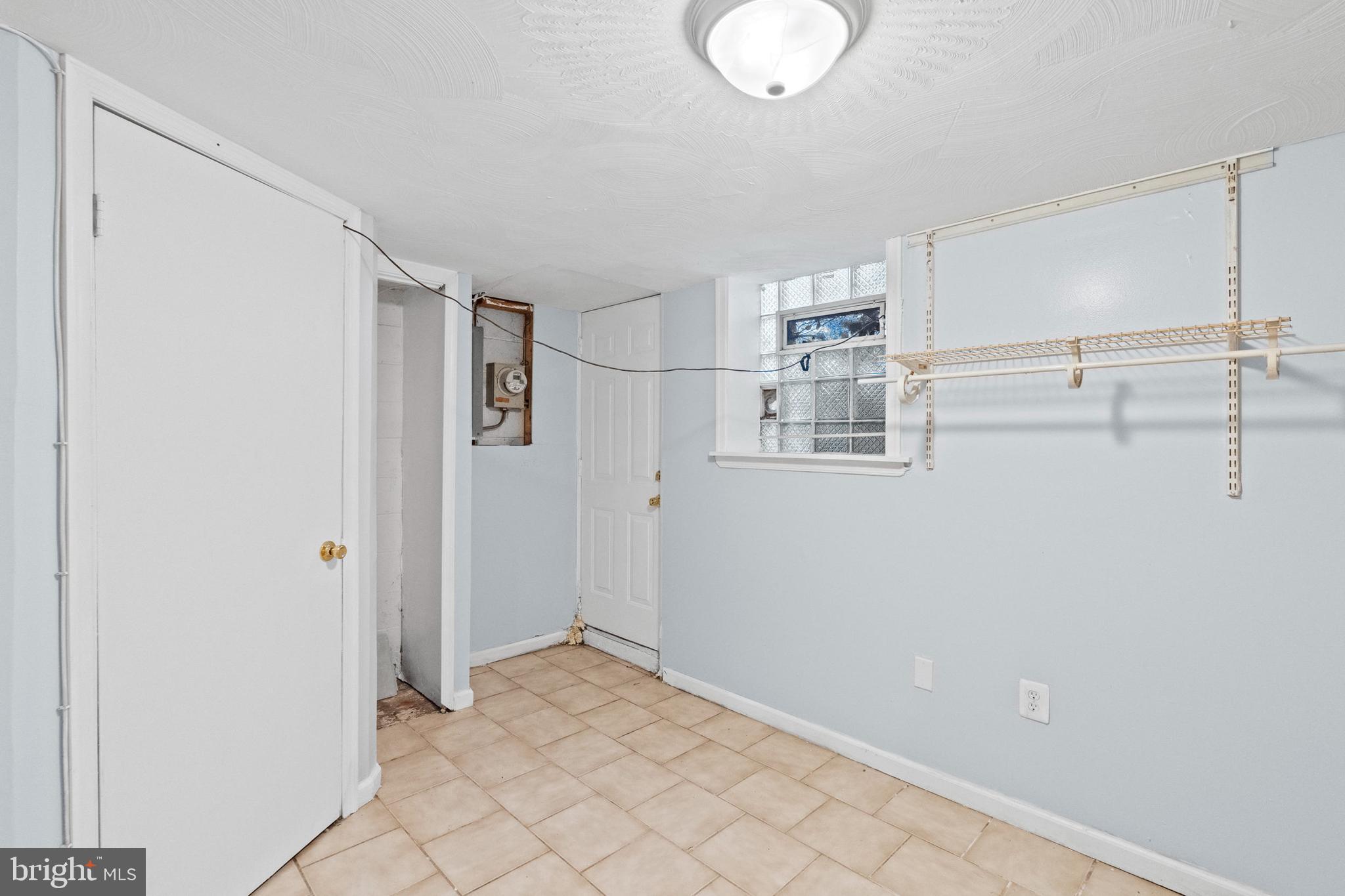 574 Brisbane Road Baltimore, MD 21229 - Photo 31 of 38 a view of a kitchen with wooden floor