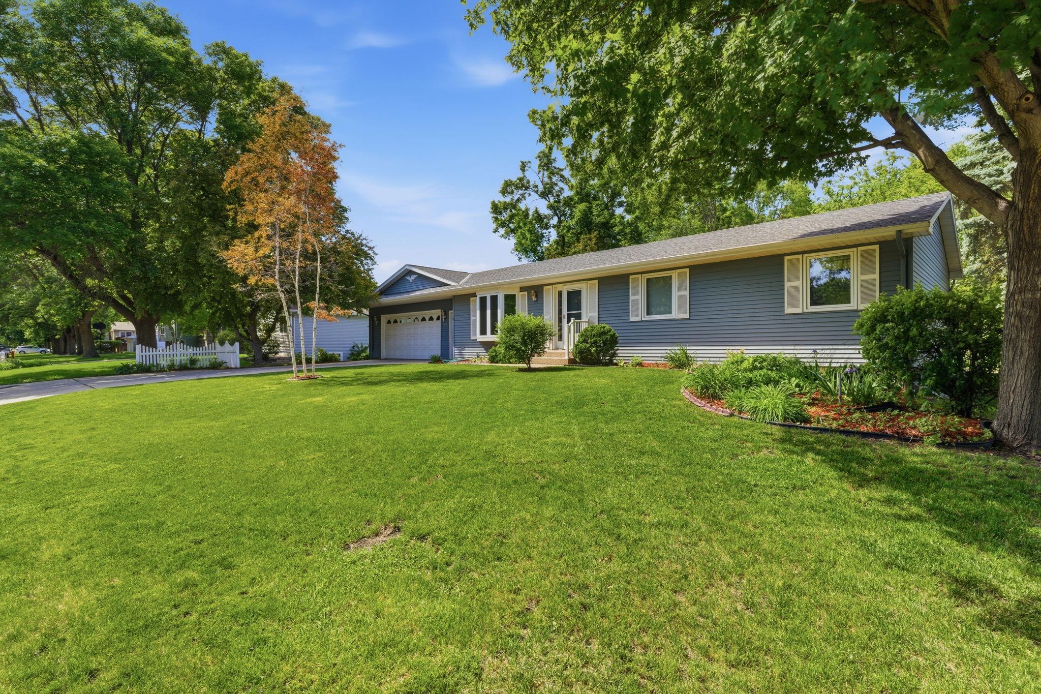 608 26th Avenue Southwest Willmar, MN 56201 - Photo 3 of 38