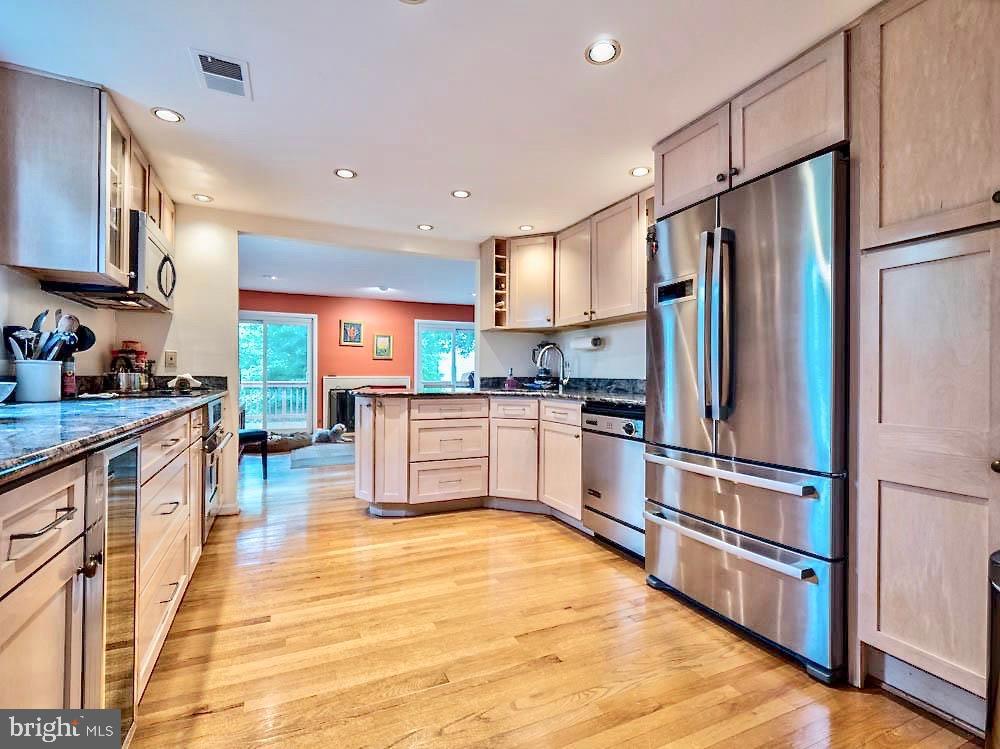 6832 Chelsea Road McLean, VA 22101 - Photo 2 of 14