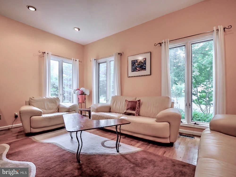 6832 Chelsea Road McLean, VA 22101 - Photo 5 of 14
