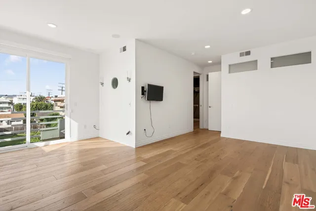 $10,000 | 30 Galleon Street, Marina del Rey, CA 90292