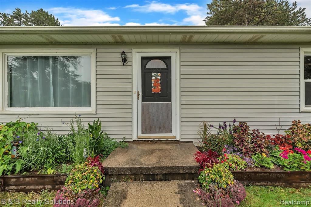 5220 North State Road Davison, MI 48423 - Photo 7 of 45