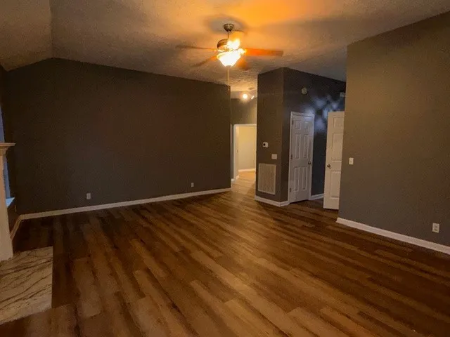 $2,300 | 103 Blackfoot Court, White House, TN 37188