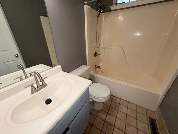 $2,050 | 103 Blackfoot Court, White House, TN 37188