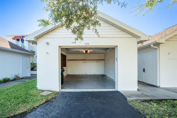 $285,000 | 1400 Water View Drive West, Unit 202, Largo, FL 33771