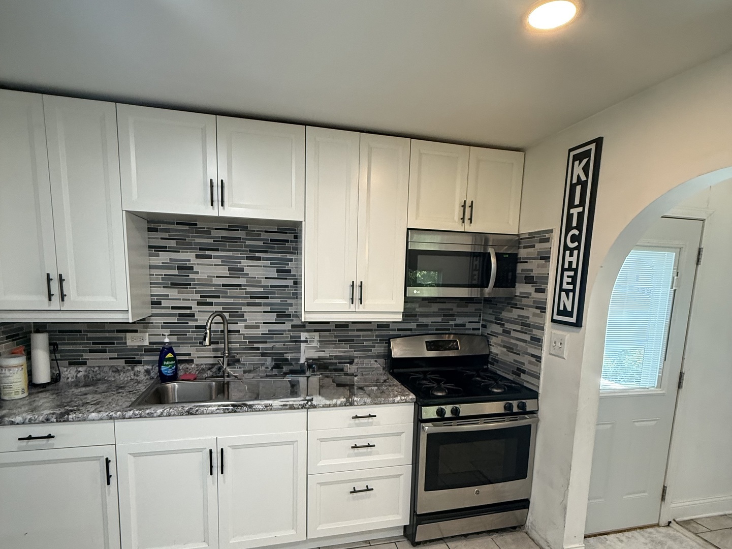 336 Hemlock Avenue Romeoville, IL 60446 - Photo 4 of 19