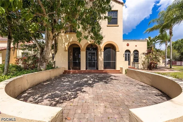 $7,900,000 | 16100 North River Road, Alva, FL 33920