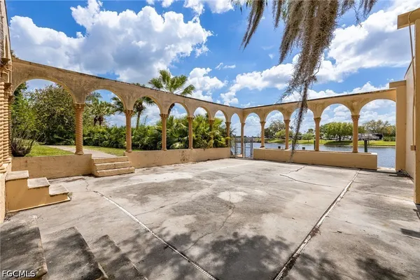 $7,900,000 | 16100 North River Road, Alva, FL 33920