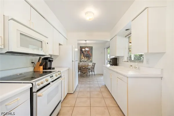 $7,900,000 | 16100 North River Road, Alva, FL 33920