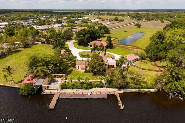 $7,900,000 | 16100 North River Road, Alva, FL 33920