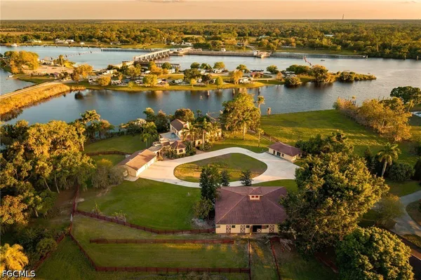 $7,900,000 | 16100 North River Road, Alva, FL 33920