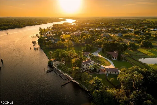 $7,900,000 | 16100 North River Road, Alva, FL 33920