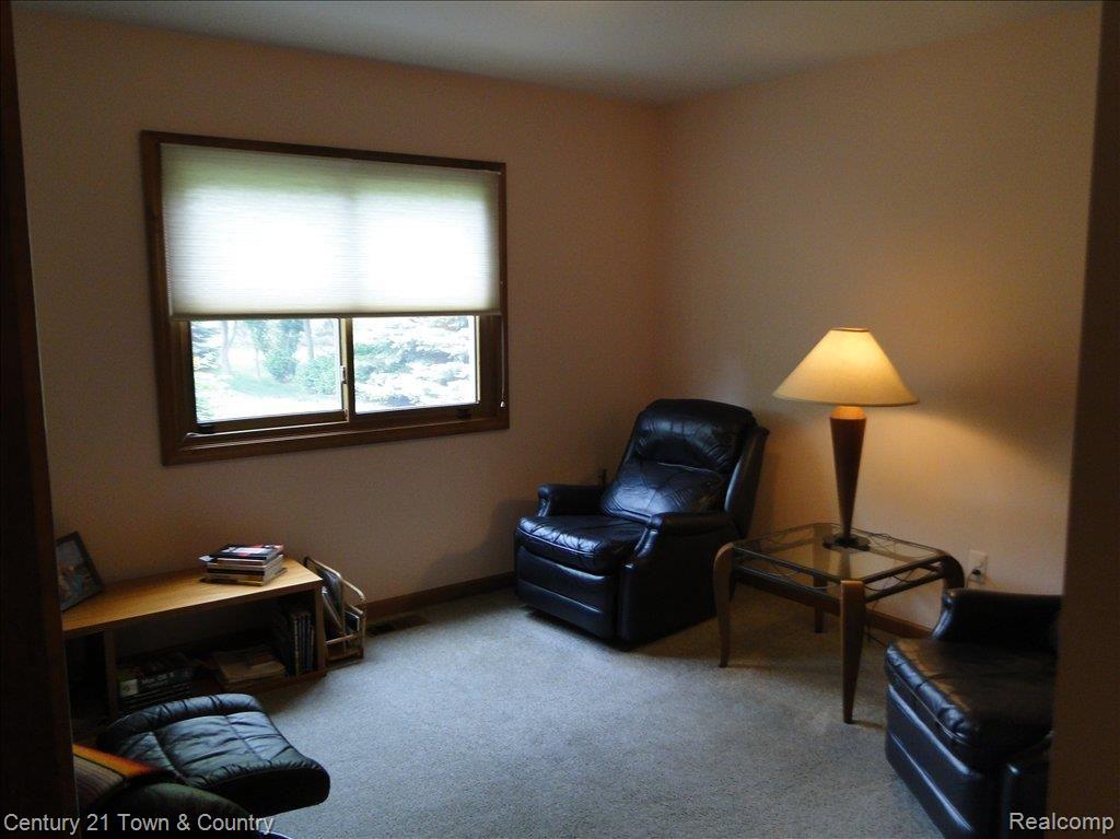8293 Holcomb Road Clarkston, MI 48348 - Photo 11 of 22 Second Bedroom