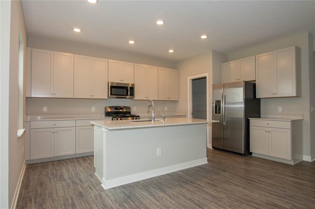 9492 Crossfield Road Avon, IN 46123 - Photo 4 of 25