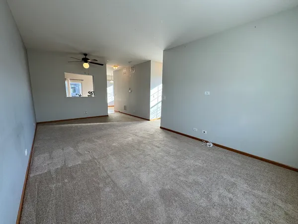 $2,650 | 951 Ellsworth Drive, Unit NONE, Grayslake, IL 60030