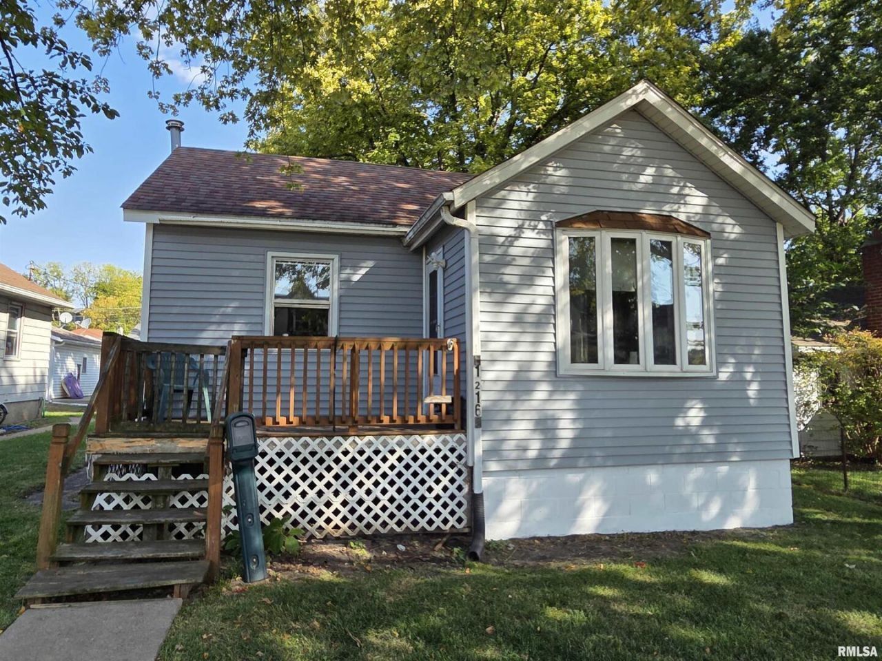 1216 9th Avenue South Clinton, IA 52732 - Photo 2 of 13