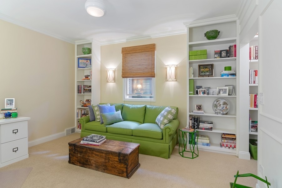 910 Seneca Road Wilmette, IL 60091 - Photo 14 of 28