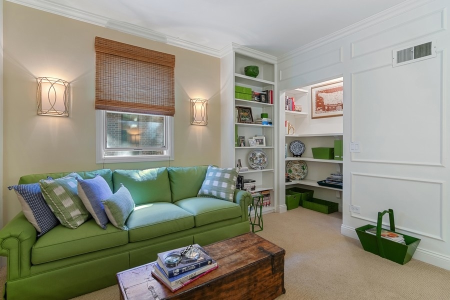 910 Seneca Road Wilmette, IL 60091 - Photo 15 of 28