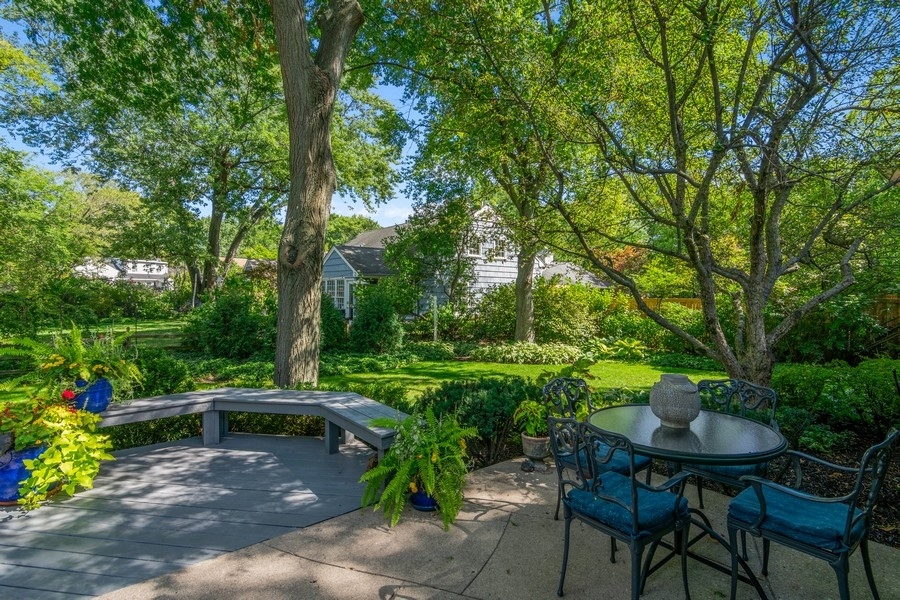 910 Seneca Road Wilmette, IL 60091 - Photo 17 of 28