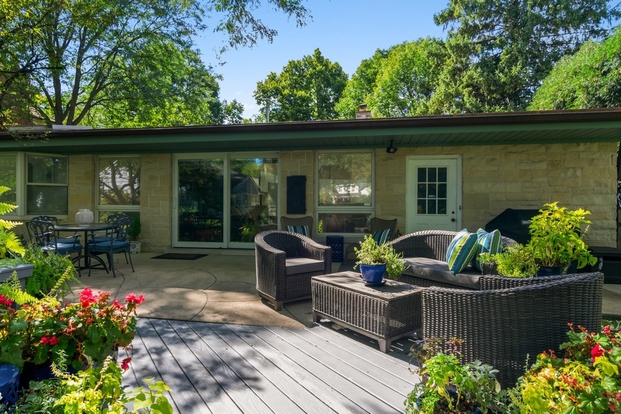 910 Seneca Road Wilmette, IL 60091 - Photo 20 of 28